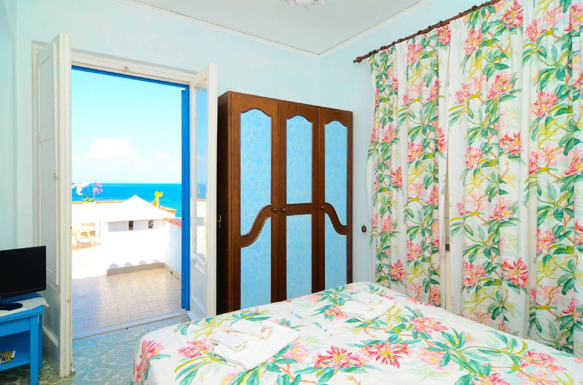 Hotel Terme Marina Lacco Ameno  Eksteriør billede
